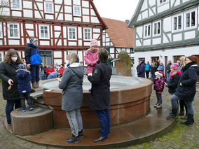 Ökumenische Feier des „Weihnachtsfriedens“ in Naumburg (Foto: Karl-Franz Thiede)